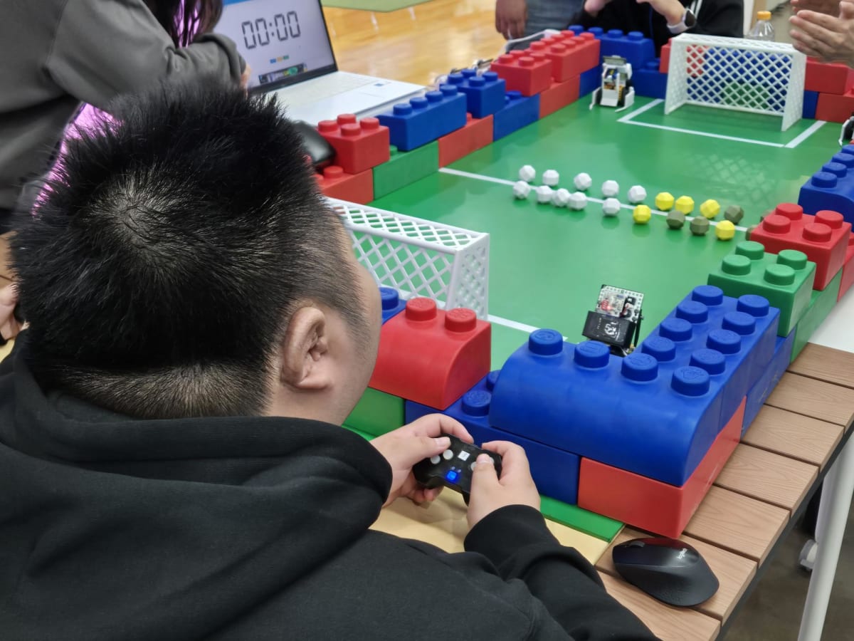 로봇 축구 체험으로 배우는 미래 인재 교육