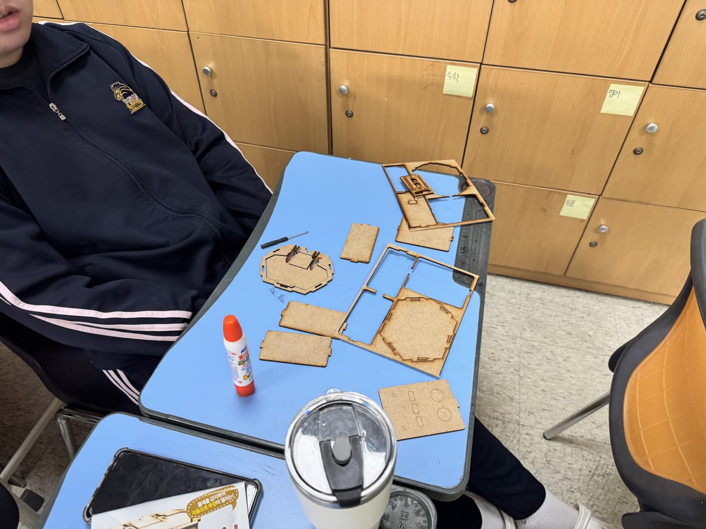 수정유스센터 코딩 초음파 센서로 스마트 로봇 휴지통을 만들다